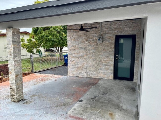 Building Photo - 8360 SW 46th St