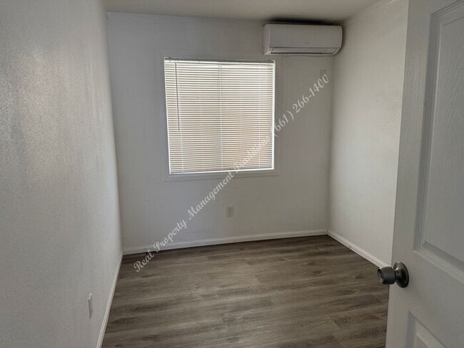 Building Photo - *** Please call us @ 661-266-1400 for info...