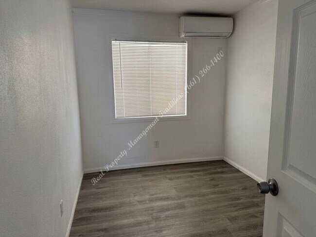 Building Photo - *** Please call us @ 661-266-1400 for information on availability, showings and applications proc...