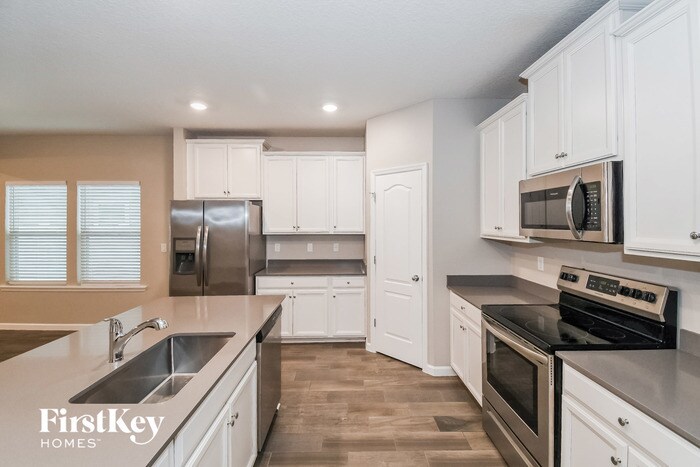 Building Photo - 1312 Kendall Dr