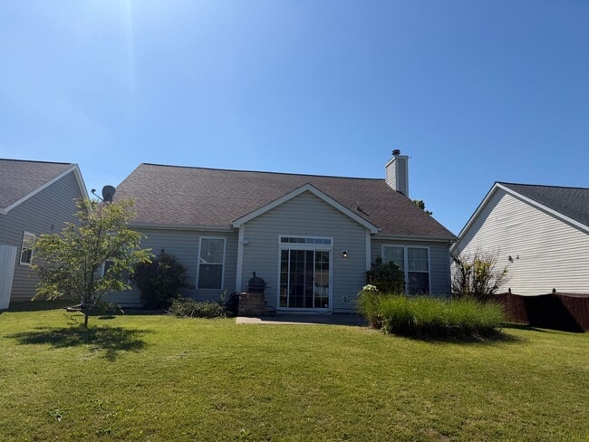 Building Photo - Fantastic 3 Bedroom 2 bath home on a pond