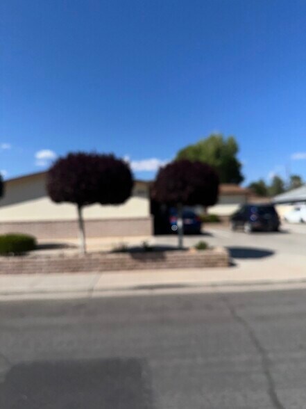 Front in great neighborhood by Historic Discrict - 862 Del Rey Dr