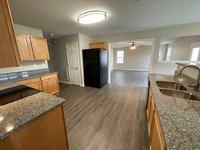 Building Photo - 3635 Pauline Ln
