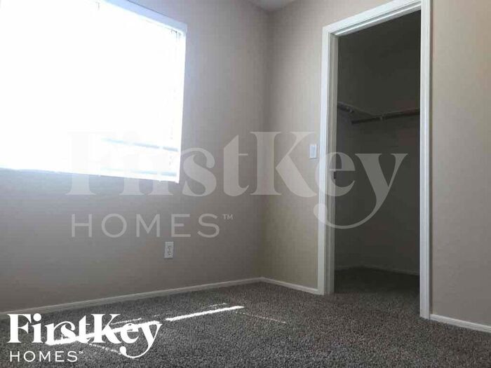 Building Photo - 2814 W Kowalsky Ln