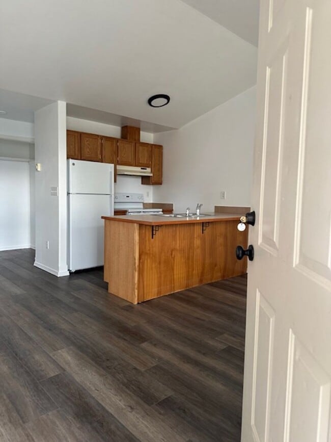 Building Photo - 4413 Circle Pl NE