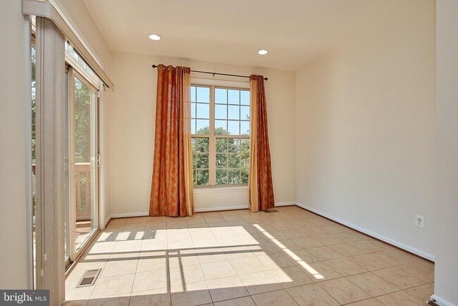 Building Photo - 42649 Macauley Place