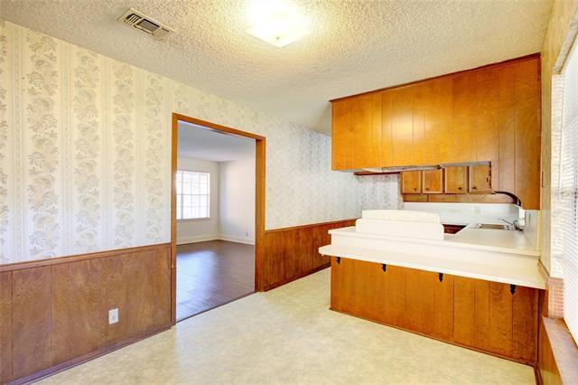 Building Photo - 3201 Ashford Ave