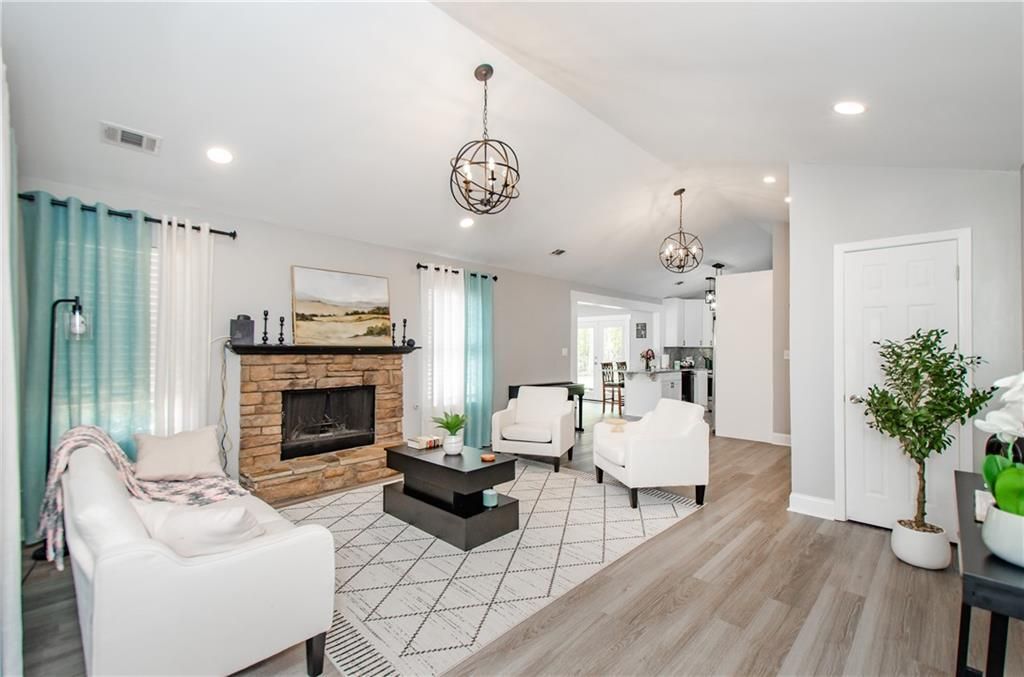 Building Photo - 238 Knob Hill Dr