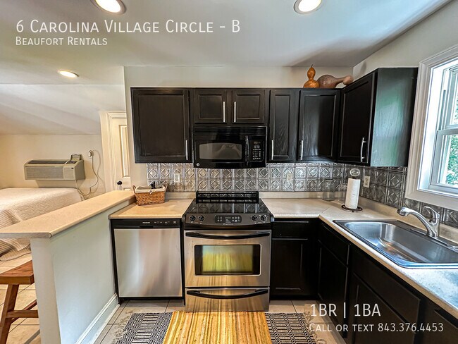 Building Photo - 6 Carolina Village Cir
