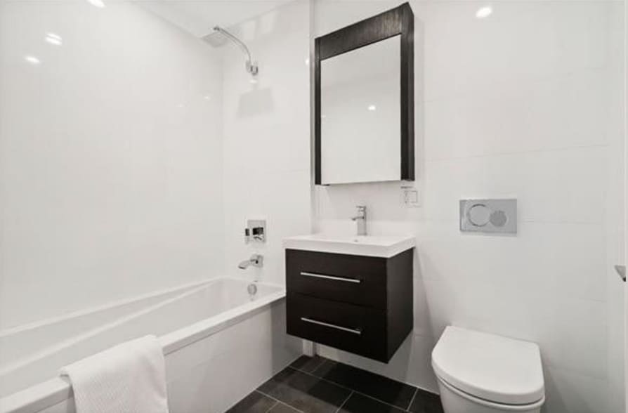 Building Photo - 695 6th Ave