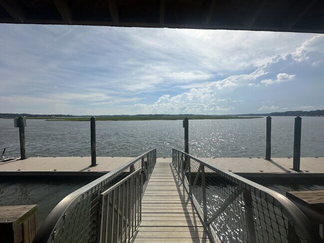 Building Photo - Amazing Four Bedroom Home Located Close to Alljoy Beach with Community Dock Access in Bluffton!