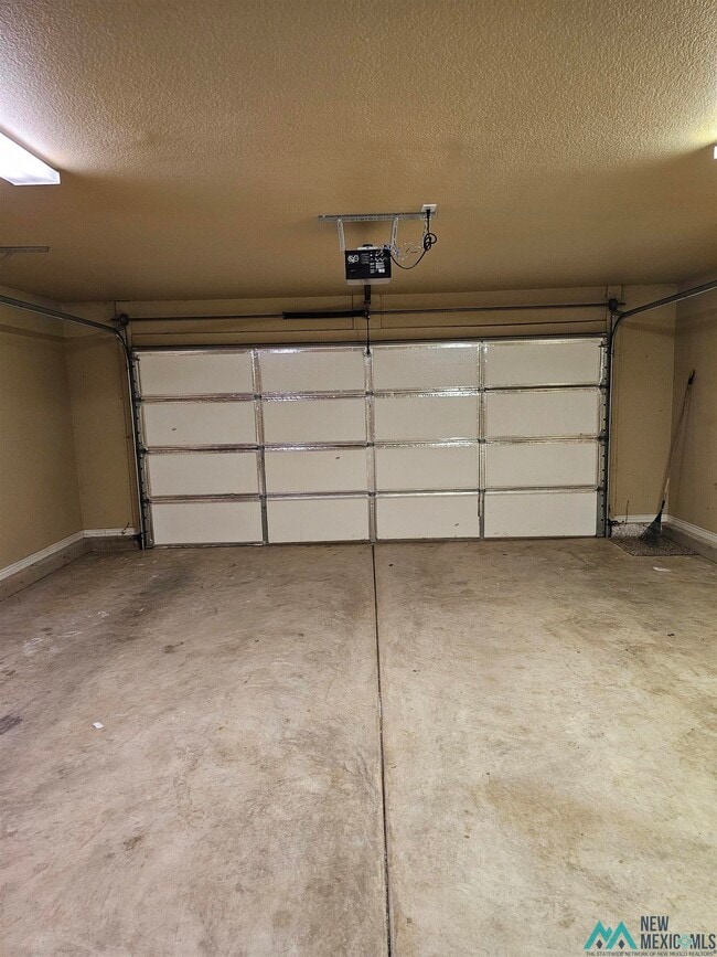 Building Photo - 113 Mariposa Dr