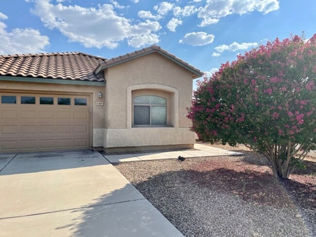 Building Photo - Available in JULY, Single story 3bd/ 2bath...