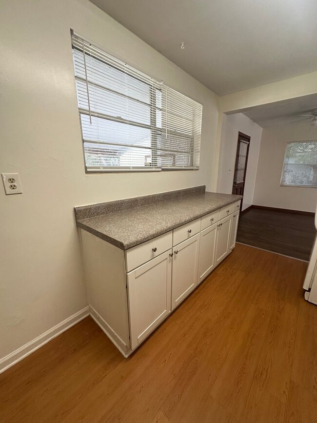 Building Photo - Welcome Home, Cozy House For Rent, JAX Heights