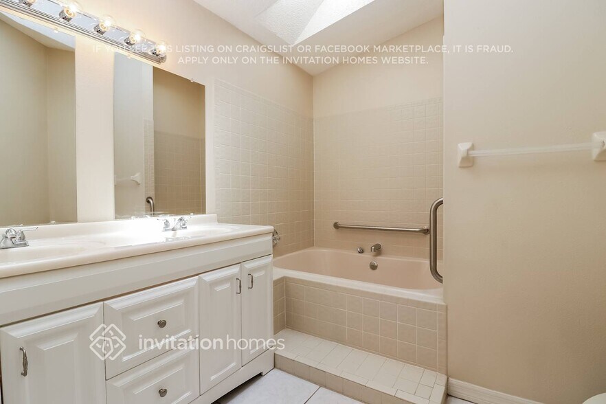 Building Photo - 509 Westborough Ln