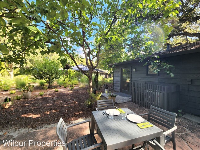 Primary Photo - 1 br, 1 bath House - 73A Parkwood Dr.