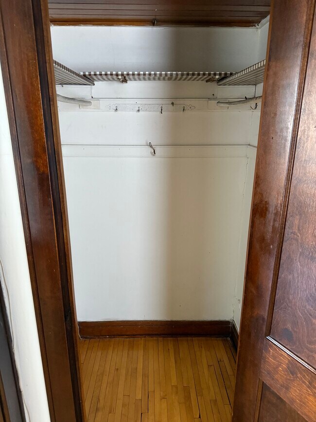 Building Photo - 1101 S 7th St