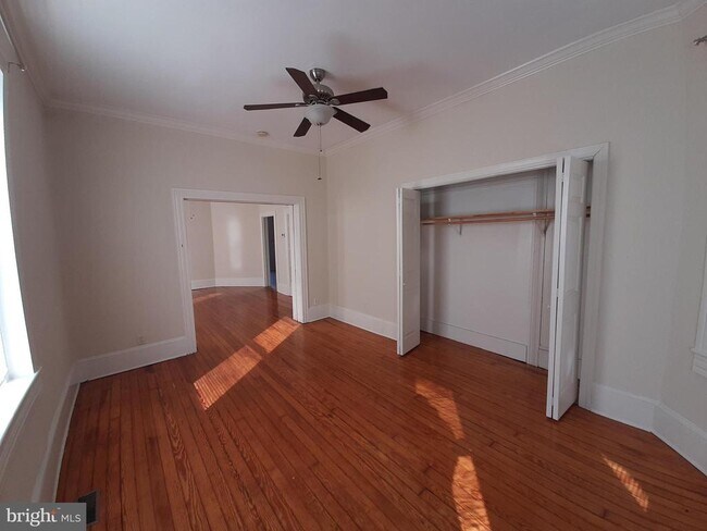 Building Photo - 553 N Loudoun St