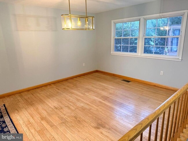 Building Photo - 5052 Lakeland Ct