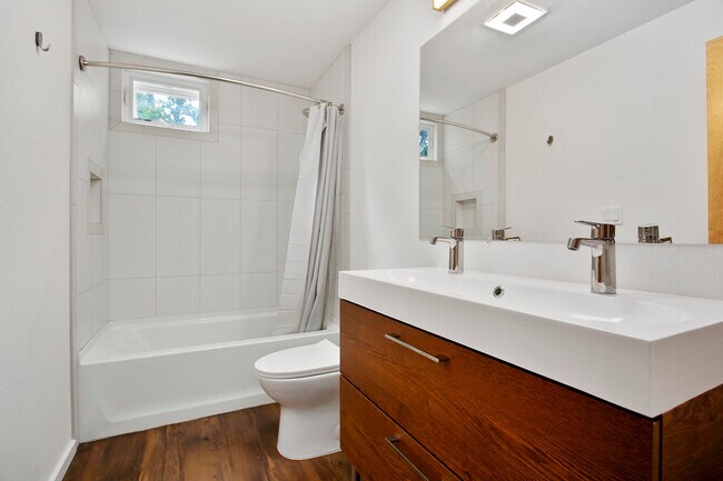 Building Photo - 2321 Ellis St