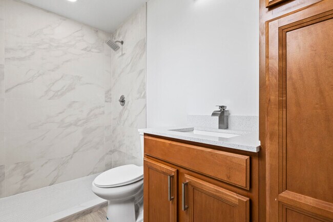 Building Photo - 106 NW Curtis St