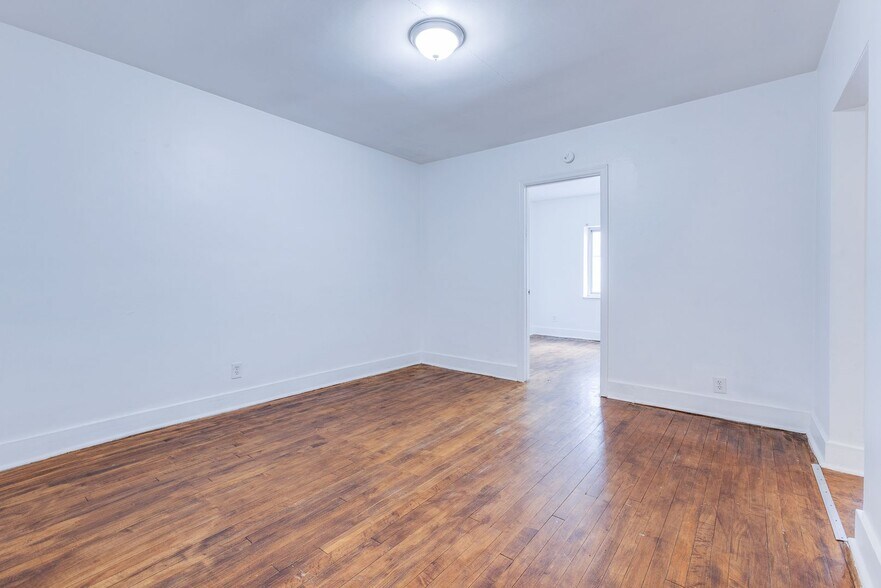 Building Photo - 757 E Warrington Ave