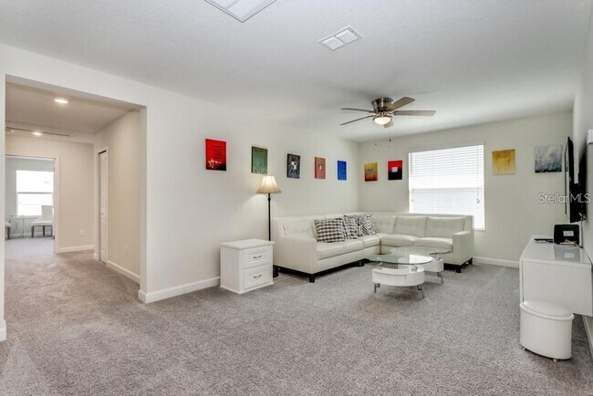 Building Photo - 1561 Flange Dr