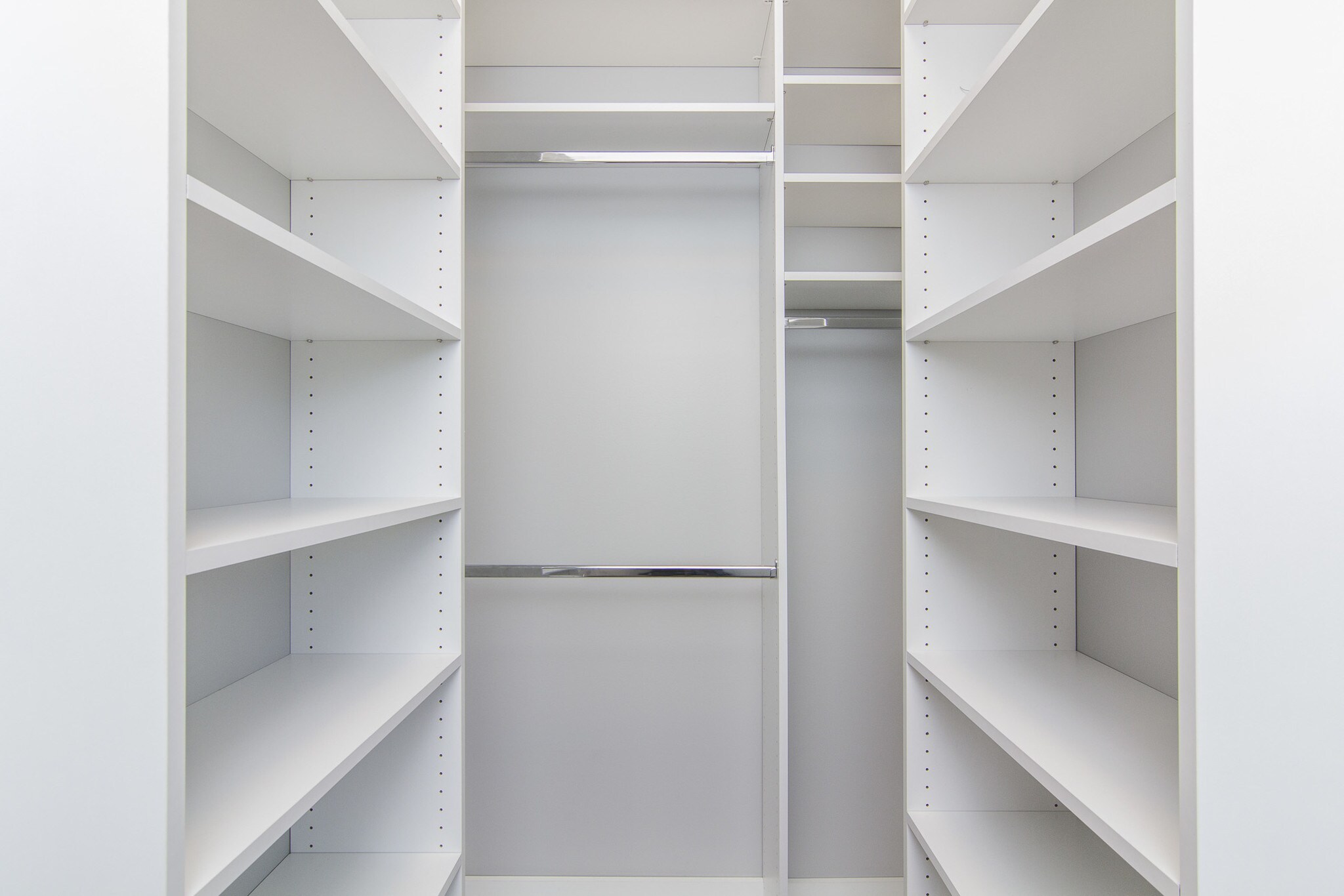 Custom Closet - 125 Windsor Ave