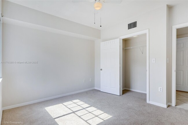 Building Photo - 6434 Emerald Dunes Dr