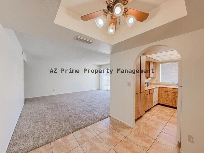 Building Photo - 812 W Duke Dr