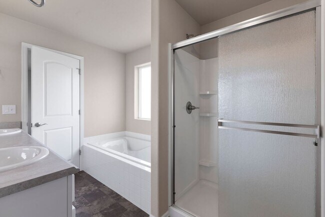 Building Photo - 3 Bedroom 2 1/2 Bath in Loveland