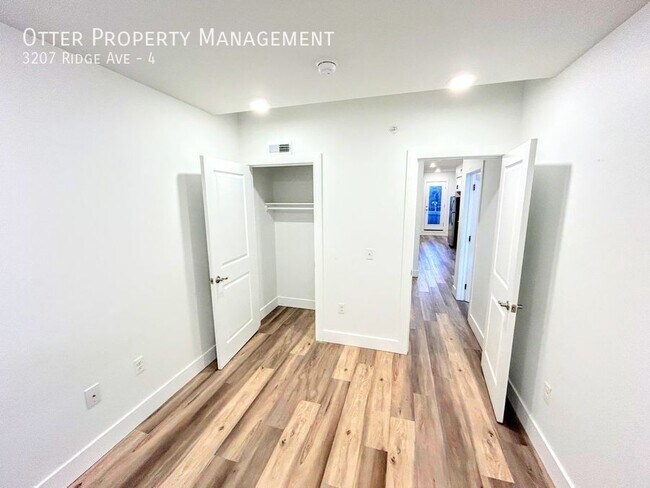 Building Photo - 3207 Ridge Ave