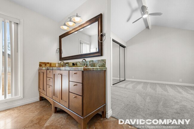 Building Photo - 2840 Oak Creek Dr