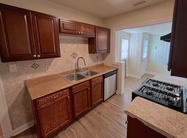 Building Photo - Charming 3-Bedroom Home for Rent