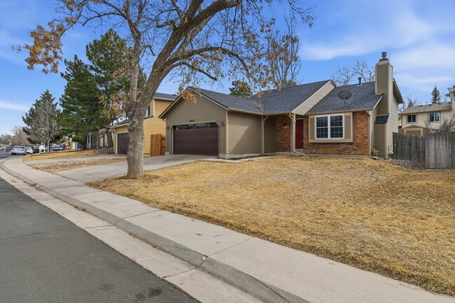 Building Photo - $2,695.95 - 4 Bed, 2 Bath Home in Aurora with Central AC, and In Unit Laundry!