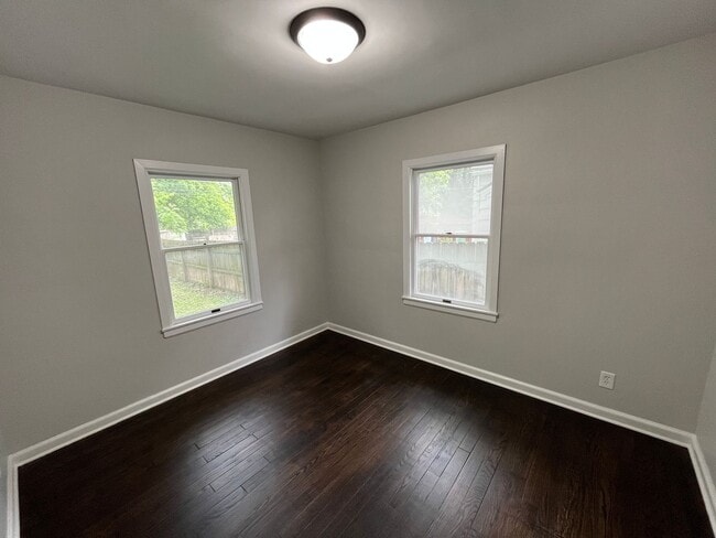 Building Photo - **REMODELED 2-BEDROOM HOUSE IN NORTH COLUMBUS!!**