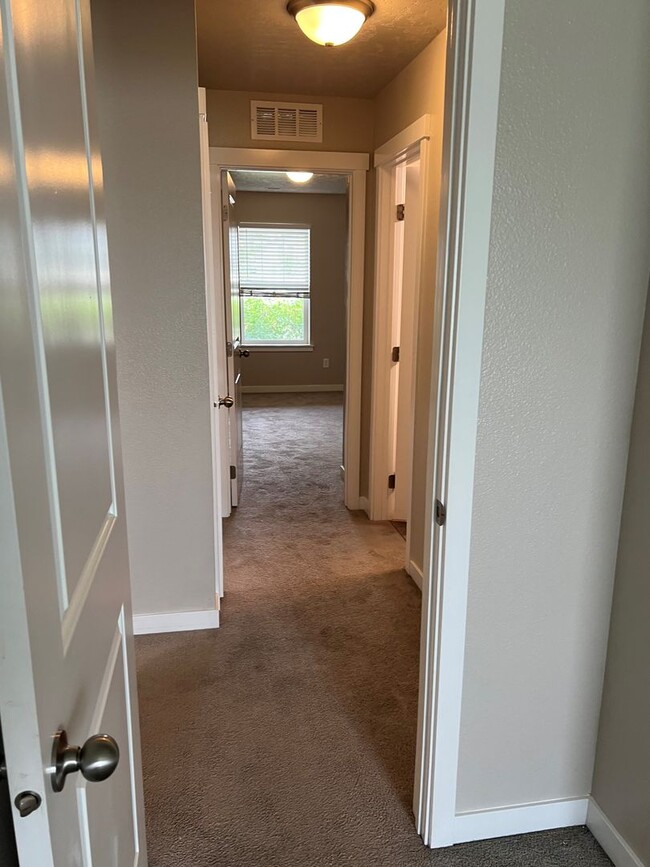 Building Photo - Kuna Kutie 3 bd, 2 bath in the Greyhawk Su...