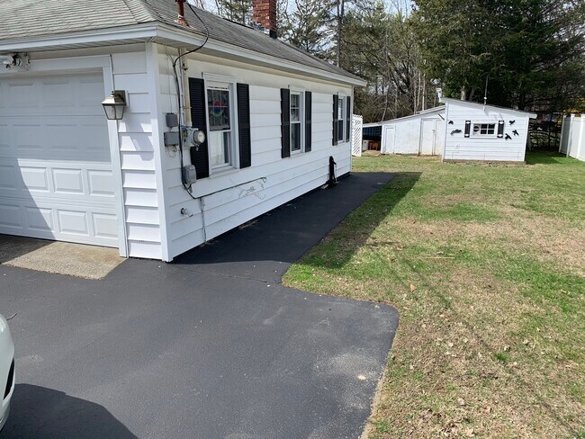 Building Photo - 4 Weiser St