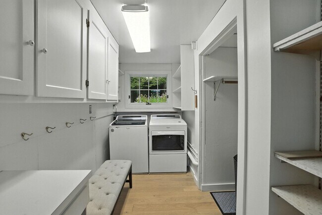 Building Photo - 199 Upland Farm Rd