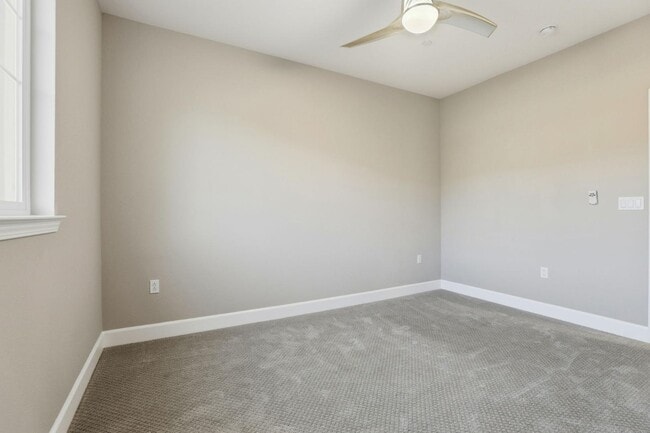 Building Photo - 1818 Tarragon Dr