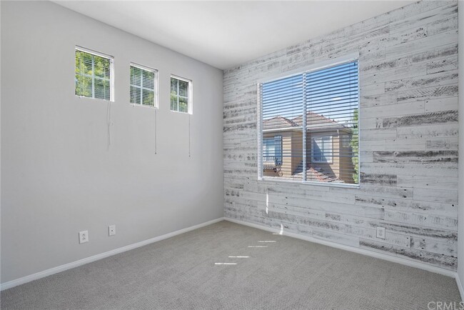 Building Photo - 110 Lessay-