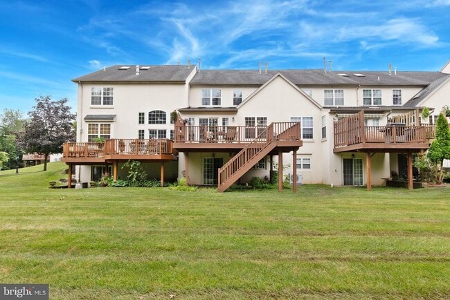 Building Photo - 178 Hedge Row Cir