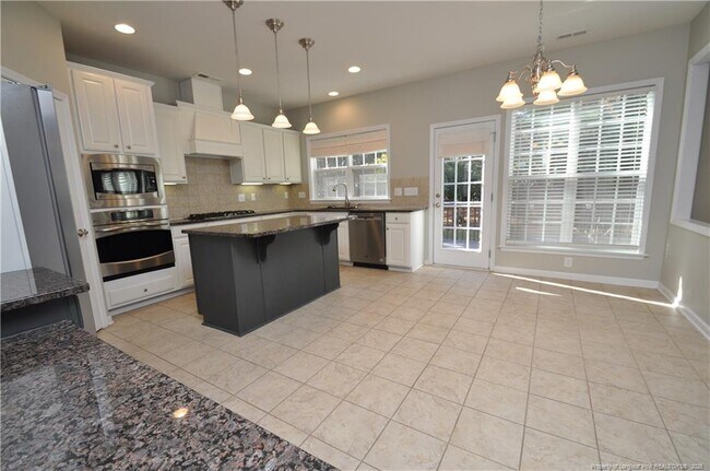 Building Photo - 300 Sutton Glen Dr