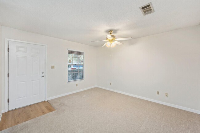 Building Photo - 4021 Valparaiso Blvd