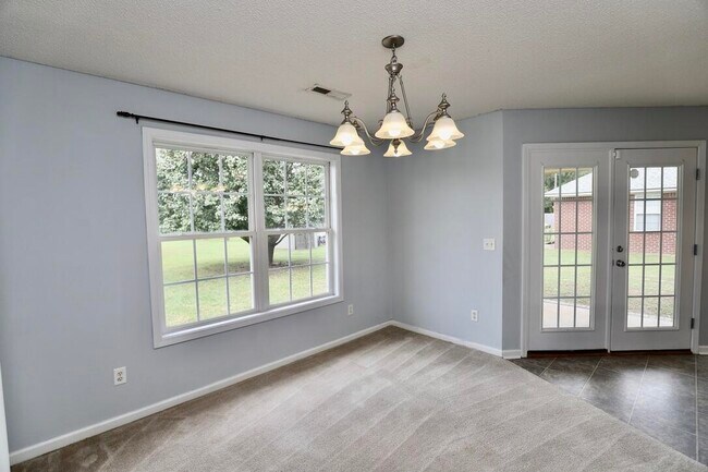 Building Photo - 60 Vinca Ct