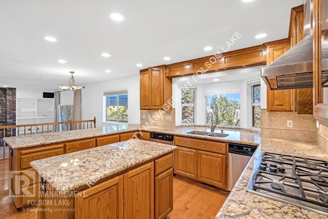 Building Photo - Beautiful 4bd 3ba home in Los Cerros Neigh...