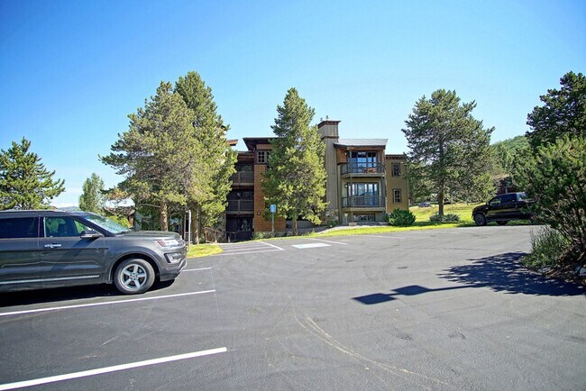 Building Photo - 2933 Mountaineer Cir