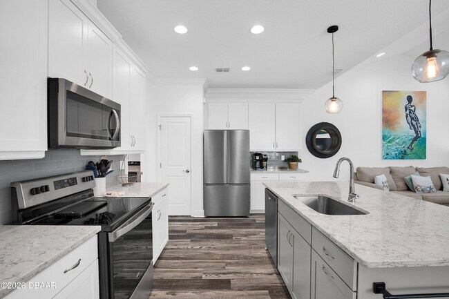 Building Photo - 402 Parrot Ln