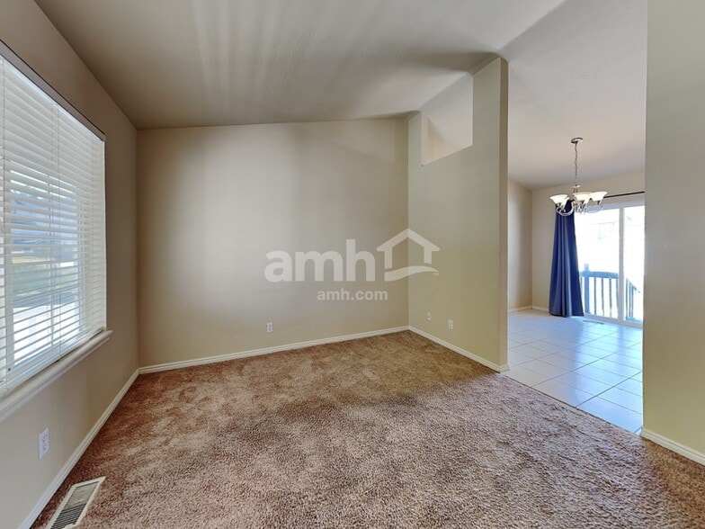 Building Photo - 4342 S Jocelyn Way