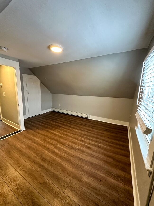 Building Photo - 17 S State St